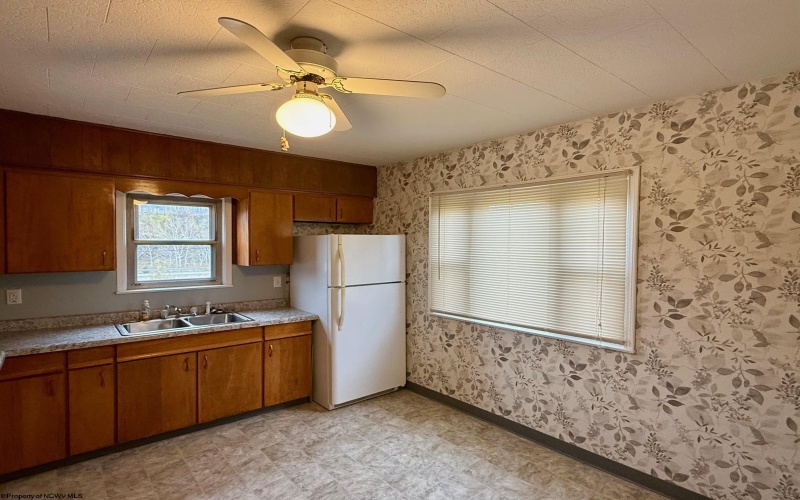 1310 Adams Avenue, Clarksburg, West Virginia 26301, 3 Bedrooms Bedrooms, 6 Rooms Rooms,1 BathroomBathrooms,Single Family Detached,For Sale,Adams,10162471 1310 Adams Avenue, Clarksburg, West Virginia 26301, 3 Bedrooms Bedrooms, 6 Rooms Rooms,1 BathroomBathrooms,Single Family Detached,For Sale,Adams,10162471