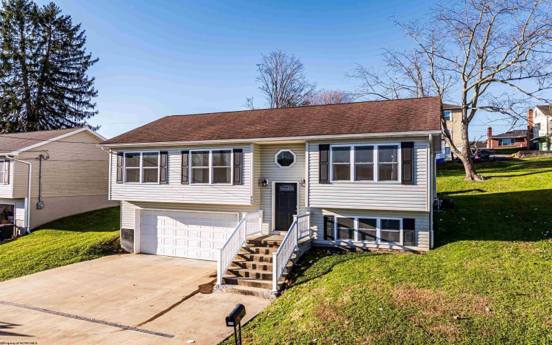 404 Lee Street, Fairmont, West Virginia 26554, 3 Bedrooms Bedrooms, 7 Rooms Rooms,3 BathroomsBathrooms,Single Family Detached,For Sale,Lee,10162469 404 Lee Street, Fairmont, West Virginia 26554, 3 Bedrooms Bedrooms, 7 Rooms Rooms,3 BathroomsBathrooms,Single Family Detached,For Sale,Lee,10162469