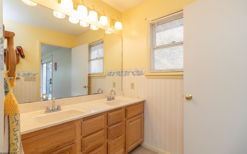 119 Westview Drive, Elkins, West Virginia 26241, 3 Bedrooms Bedrooms, 8 Rooms Rooms,2 BathroomsBathrooms,Single Family Detached,For Sale,Westview,10162473 119 Westview Drive, Elkins, West Virginia 26241, 3 Bedrooms Bedrooms, 8 Rooms Rooms,2 BathroomsBathrooms,Single Family Detached,For Sale,Westview,10162473