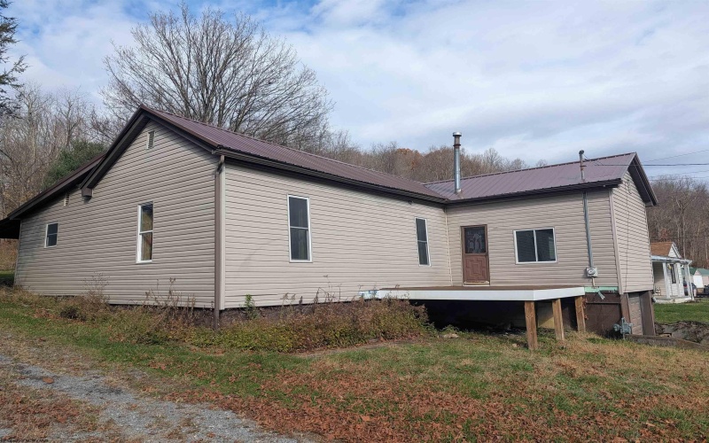 2340 George Washington Highway, Grafton, West Virginia 26354, 3 Bedrooms Bedrooms, 8 Rooms Rooms,2 BathroomsBathrooms,Single Family Detached,For Sale,George Washington,10162487 2340 George Washington Highway, Grafton, West Virginia 26354, 3 Bedrooms Bedrooms, 8 Rooms Rooms,2 BathroomsBathrooms,Single Family Detached,For Sale,George Washington,10162487