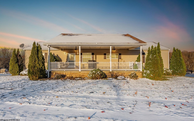 516 Braddock Road, Markleysburg, Pennsylvania 15459, 3 Bedrooms Bedrooms, 6 Rooms Rooms,3 BathroomsBathrooms,Single Family Detached,For Sale,Braddock,10162497