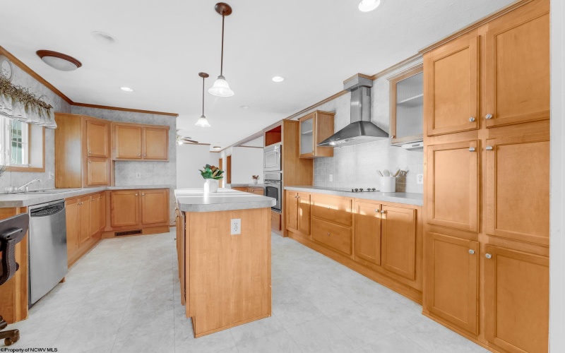 516 Braddock Road, Markleysburg, Pennsylvania 15459, 3 Bedrooms Bedrooms, 6 Rooms Rooms,3 BathroomsBathrooms,Single Family Detached,For Sale,Braddock,10162497