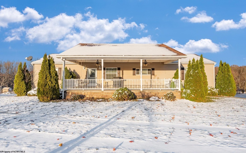 516 Braddock Road, Markleysburg, Pennsylvania 15459, 3 Bedrooms Bedrooms, 6 Rooms Rooms,3 BathroomsBathrooms,Single Family Detached,For Sale,Braddock,10162497