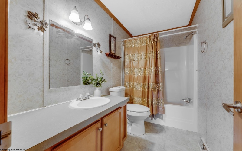 516 Braddock Road, Markleysburg, Pennsylvania 15459, 3 Bedrooms Bedrooms, 6 Rooms Rooms,3 BathroomsBathrooms,Single Family Detached,For Sale,Braddock,10162497