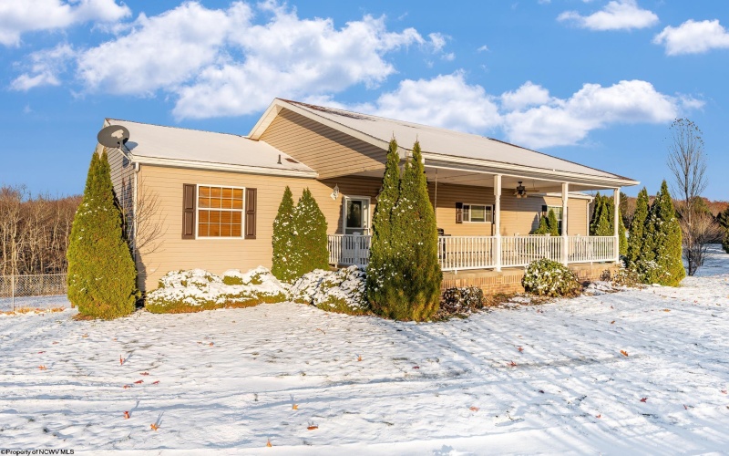 516 Braddock Road, Markleysburg, Pennsylvania 15459, 3 Bedrooms Bedrooms, 6 Rooms Rooms,3 BathroomsBathrooms,Single Family Detached,For Sale,Braddock,10162497