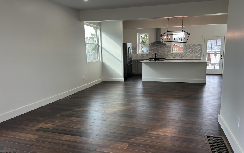 636 Madison Avenue, Morgantown, West Virginia 26501, 4 Bedrooms Bedrooms, 7 Rooms Rooms,2 BathroomsBathrooms,Single Family Detached,For Sale,Madison,10162498