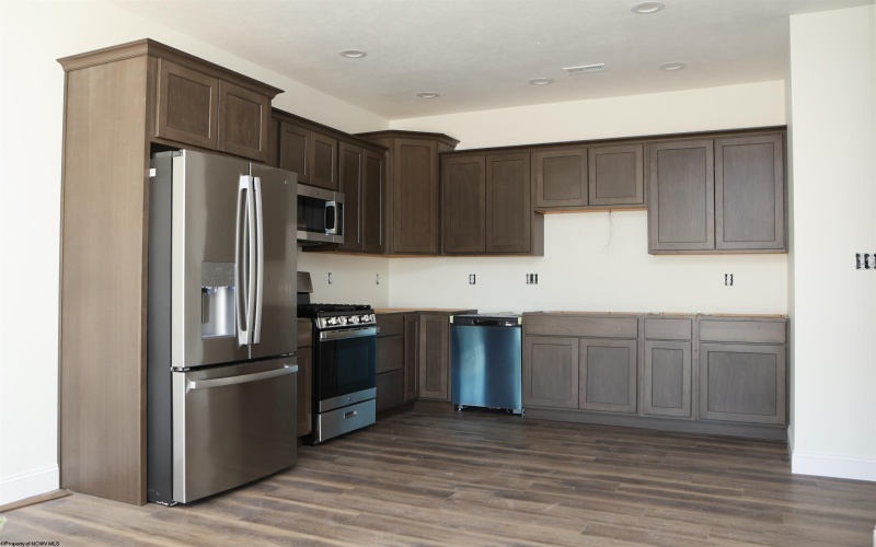 141 Willow Oak Drive, Bridgeport, West Virginia 26330, 3 Bedrooms Bedrooms, 6 Rooms Rooms,3 BathroomsBathrooms,Single Family Attached,For Sale,Willow Oak,10162516