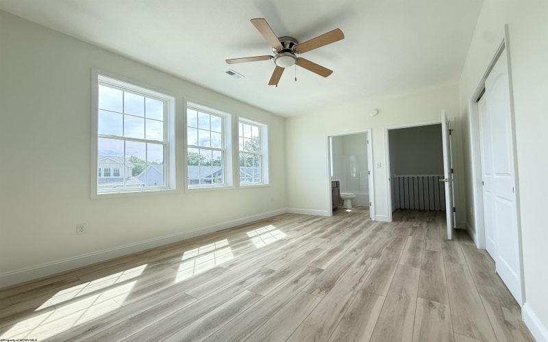 143 Willow Oak Drive, Bridgeport, West Virginia 26330, 3 Bedrooms Bedrooms, 6 Rooms Rooms,3 BathroomsBathrooms,Single Family Attached,For Sale,Willow Oak,10162510