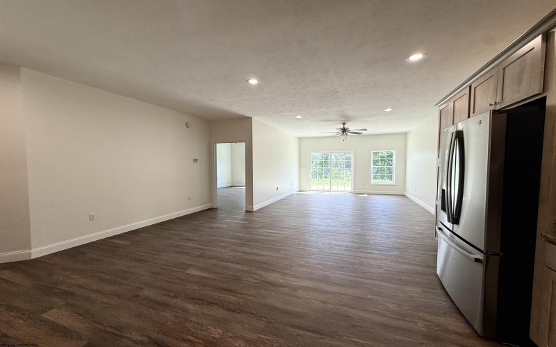 142 Willow Oak Drive, Bridgeport, West Virginia 26330, 3 Bedrooms Bedrooms, 6 Rooms Rooms,3 BathroomsBathrooms,Single Family Attached,For Sale,Willow Oak,0,10162514