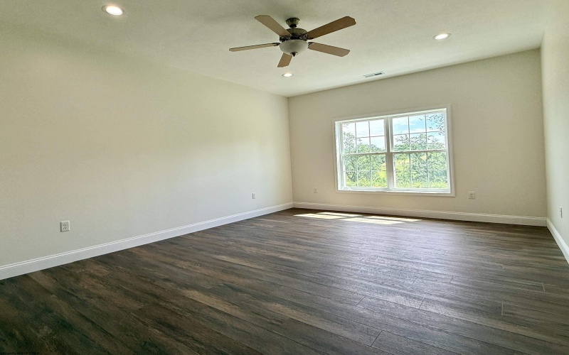 142 Willow Oak Drive, Bridgeport, West Virginia 26330, 3 Bedrooms Bedrooms, 6 Rooms Rooms,3 BathroomsBathrooms,Single Family Attached,For Sale,Willow Oak,0,10162514