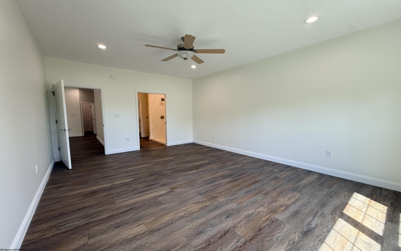 142 Willow Oak Drive, Bridgeport, West Virginia 26330, 3 Bedrooms Bedrooms, 6 Rooms Rooms,3 BathroomsBathrooms,Single Family Attached,For Sale,Willow Oak,0,10162514