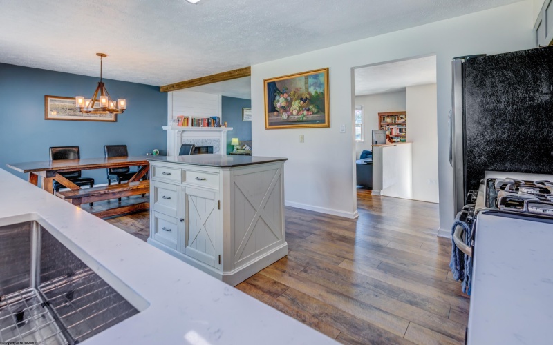 670 Elysian Avenue, Morgantown, West Virginia 26501, 3 Bedrooms Bedrooms, 8 Rooms Rooms,2 BathroomsBathrooms,Single Family Detached,For Sale,Elysian,10162526