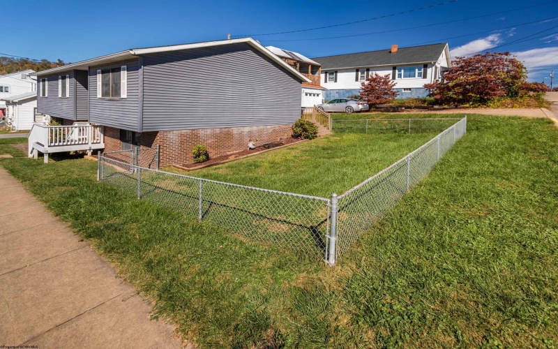 670 Elysian Avenue, Morgantown, West Virginia 26501, 3 Bedrooms Bedrooms, 8 Rooms Rooms,2 BathroomsBathrooms,Single Family Detached,For Sale,Elysian,10162526