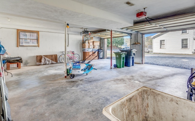 670 Elysian Avenue, Morgantown, West Virginia 26501, 3 Bedrooms Bedrooms, 8 Rooms Rooms,2 BathroomsBathrooms,Single Family Detached,For Sale,Elysian,10162526