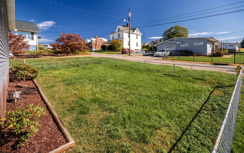 670 Elysian Avenue, Morgantown, West Virginia 26501, 3 Bedrooms Bedrooms, 8 Rooms Rooms,2 BathroomsBathrooms,Single Family Detached,For Sale,Elysian,10162526