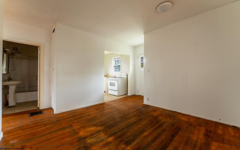 225 WAVERLY Street, Morgantown, West Virginia 26505, 2 Bedrooms Bedrooms, 5 Rooms Rooms,1 BathroomBathrooms,Single Family Detached,For Sale,WAVERLY,10162525