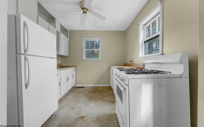 225 WAVERLY Street, Morgantown, West Virginia 26505, 2 Bedrooms Bedrooms, 5 Rooms Rooms,1 BathroomBathrooms,Single Family Detached,For Sale,WAVERLY,10162525