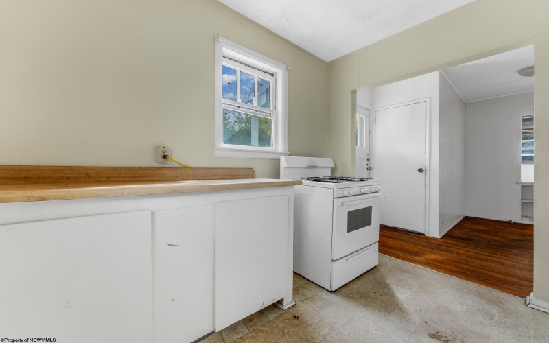 225 WAVERLY Street, Morgantown, West Virginia 26505, 2 Bedrooms Bedrooms, 5 Rooms Rooms,1 BathroomBathrooms,Single Family Detached,For Sale,WAVERLY,10162525