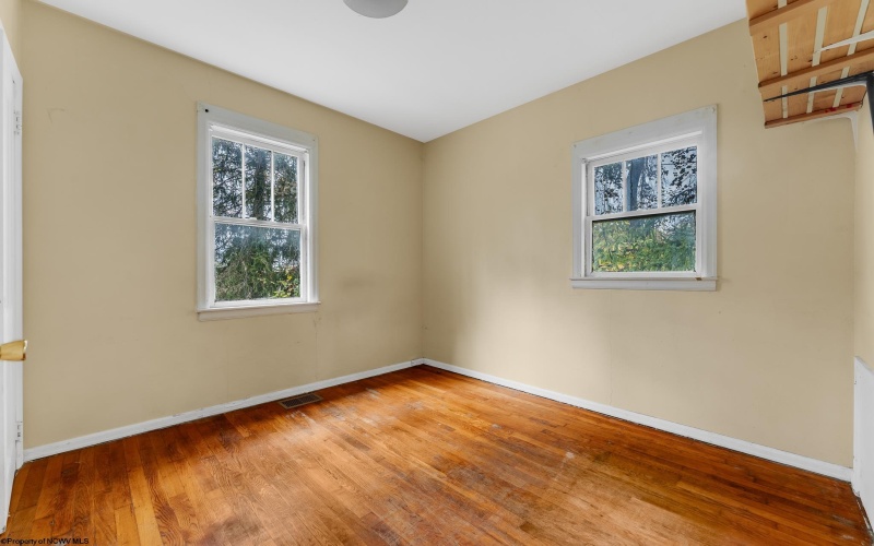 225 WAVERLY Street, Morgantown, West Virginia 26505, 2 Bedrooms Bedrooms, 5 Rooms Rooms,1 BathroomBathrooms,Single Family Detached,For Sale,WAVERLY,10162525