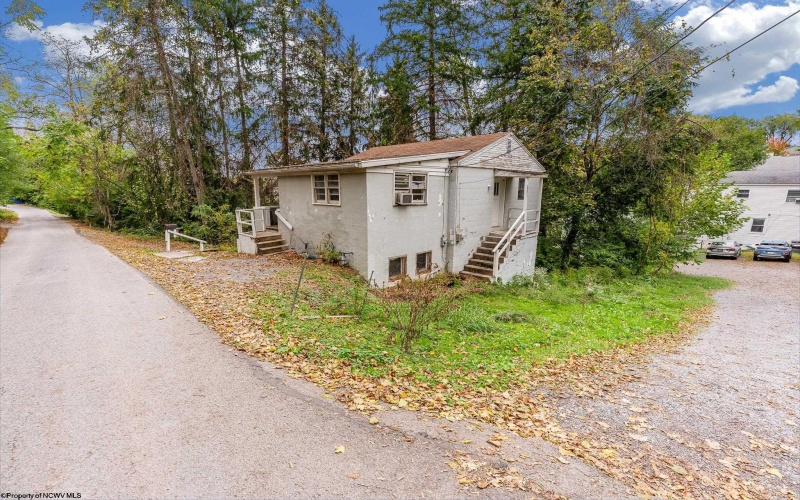 225 WAVERLY Street, Morgantown, West Virginia 26505, 2 Bedrooms Bedrooms, 5 Rooms Rooms,1 BathroomBathrooms,Single Family Detached,For Sale,WAVERLY,10162525