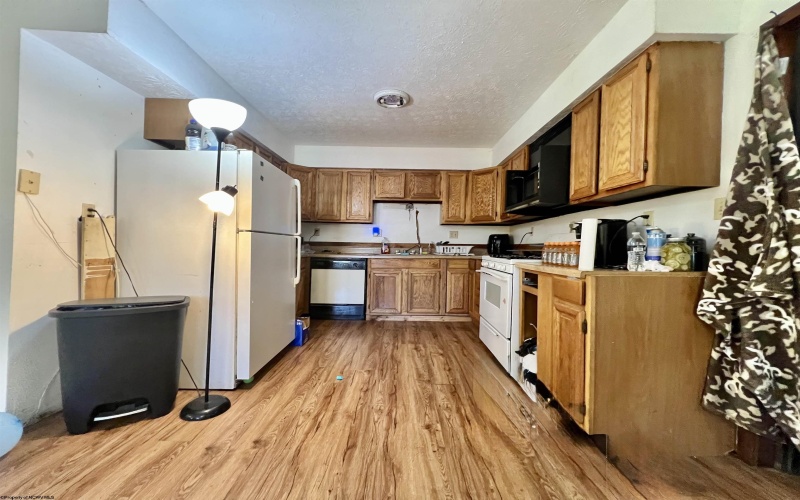 7935 Servia Elmira Road, Duck, West Virginia 25063, 4 Bedrooms Bedrooms, 8 Rooms Rooms,3 BathroomsBathrooms,Single Family Detached,For Sale,Servia Elmira,10162522