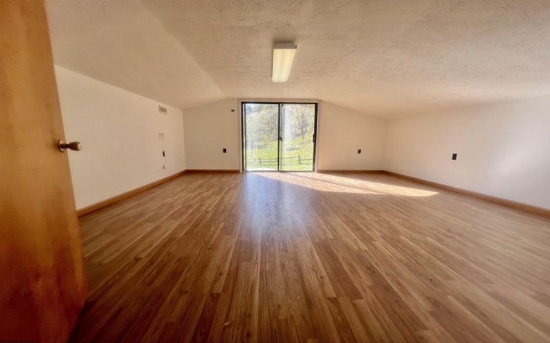 7935 Servia Elmira Road, Duck, West Virginia 25063, 4 Bedrooms Bedrooms, 8 Rooms Rooms,3 BathroomsBathrooms,Single Family Detached,For Sale,Servia Elmira,10162522