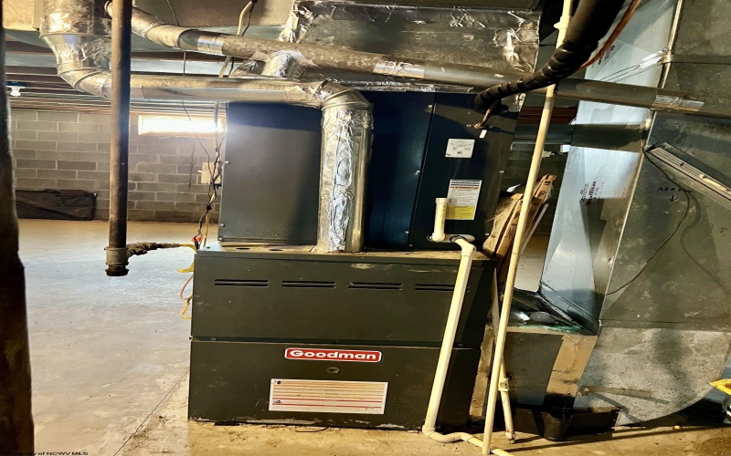 7935 Servia Elmira Road, Duck, West Virginia 25063, 4 Bedrooms Bedrooms, 8 Rooms Rooms,3 BathroomsBathrooms,Single Family Detached,For Sale,Servia Elmira,10162522