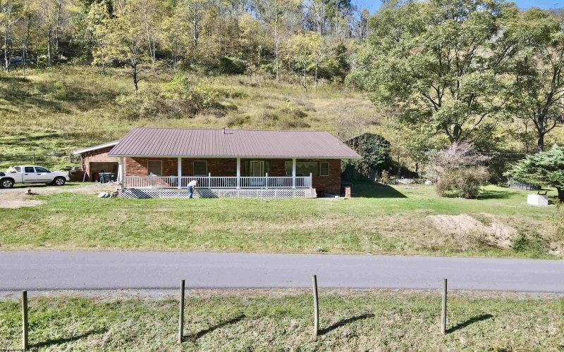 7935 Servia Elmira Road, Duck, West Virginia 25063, 4 Bedrooms Bedrooms, 8 Rooms Rooms,3 BathroomsBathrooms,Single Family Detached,For Sale,Servia Elmira,10162522