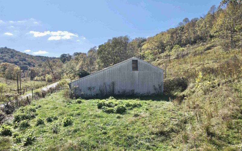 7935 Servia Elmira Road, Duck, West Virginia 25063, 4 Bedrooms Bedrooms, 8 Rooms Rooms,3 BathroomsBathrooms,Single Family Detached,For Sale,Servia Elmira,10162522