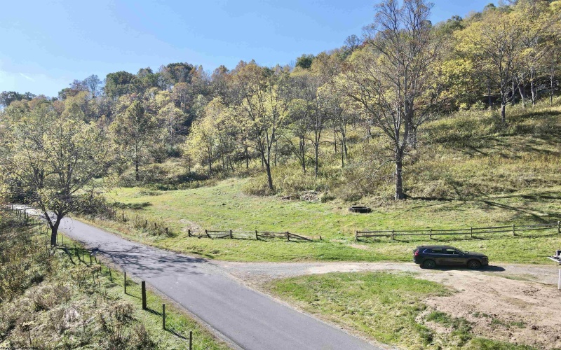 7935 Servia Elmira Road, Duck, West Virginia 25063, 4 Bedrooms Bedrooms, 8 Rooms Rooms,3 BathroomsBathrooms,Single Family Detached,For Sale,Servia Elmira,10162522