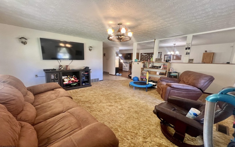 7935 Servia Elmira Road, Duck, West Virginia 25063, 4 Bedrooms Bedrooms, 8 Rooms Rooms,3 BathroomsBathrooms,Single Family Detached,For Sale,Servia Elmira,10162522