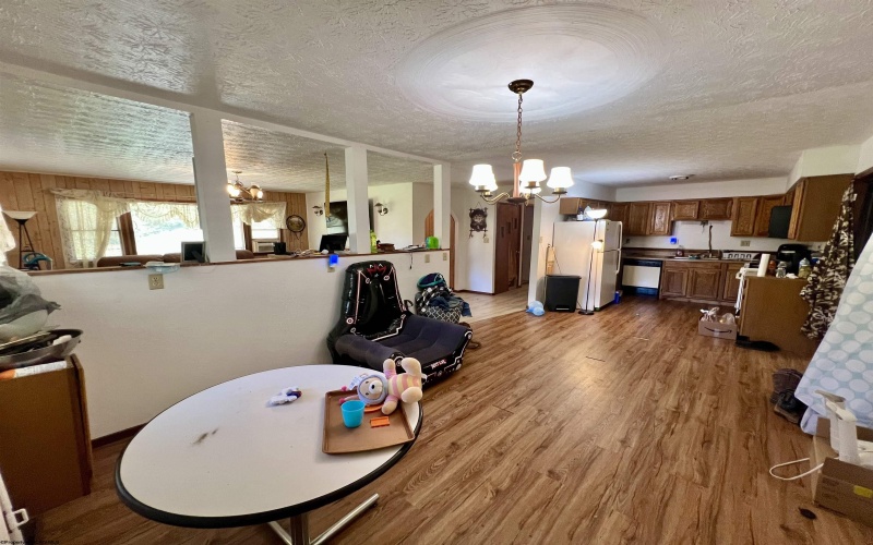 7935 Servia Elmira Road, Duck, West Virginia 25063, 4 Bedrooms Bedrooms, 8 Rooms Rooms,3 BathroomsBathrooms,Single Family Detached,For Sale,Servia Elmira,10162522