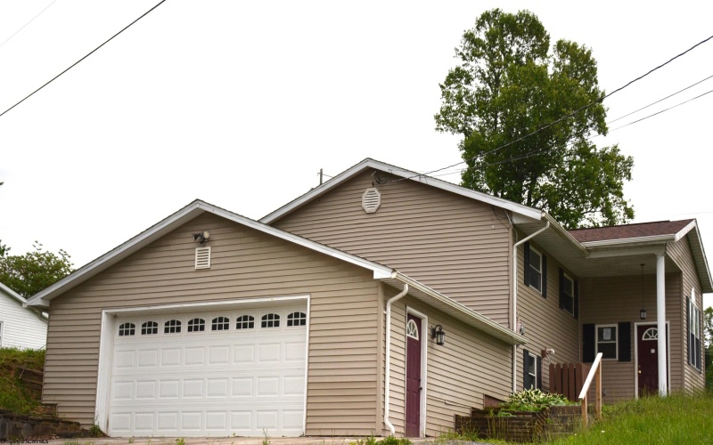 56 Hampton Drive, Parsons, West Virginia 26287, 3 Bedrooms Bedrooms, 6 Rooms Rooms,1 BathroomBathrooms,Single Family Detached,For Sale,Hampton,10161076