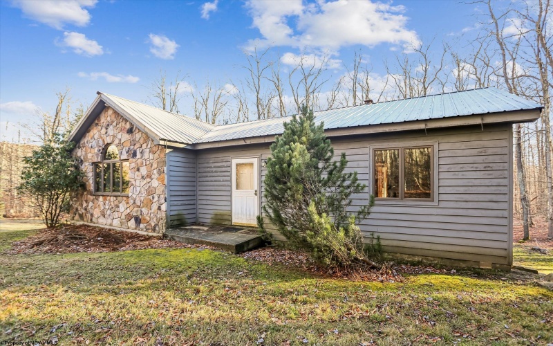 96 Sunfish Court, Davis, West Virginia 26260, 3 Bedrooms Bedrooms, 6 Rooms Rooms,2 BathroomsBathrooms,Single Family Detached,For Sale,Sunfish,10162546