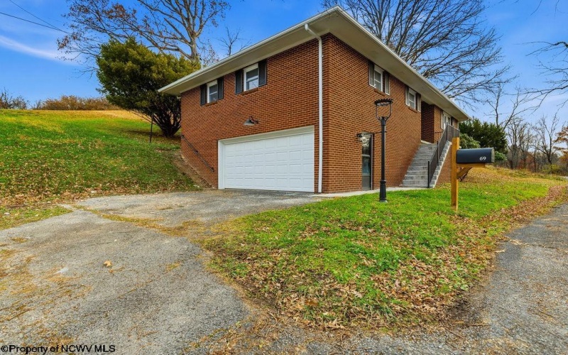 69 Celtic Drive, Clarksburg, West Virginia 26301, 4 Bedrooms Bedrooms, 6 Rooms Rooms,2 BathroomsBathrooms,Single Family Detached,For Sale,Celtic,10162528 69 Celtic Drive, Clarksburg, West Virginia 26301, 4 Bedrooms Bedrooms, 6 Rooms Rooms,2 BathroomsBathrooms,Single Family Detached,For Sale,Celtic,10162528