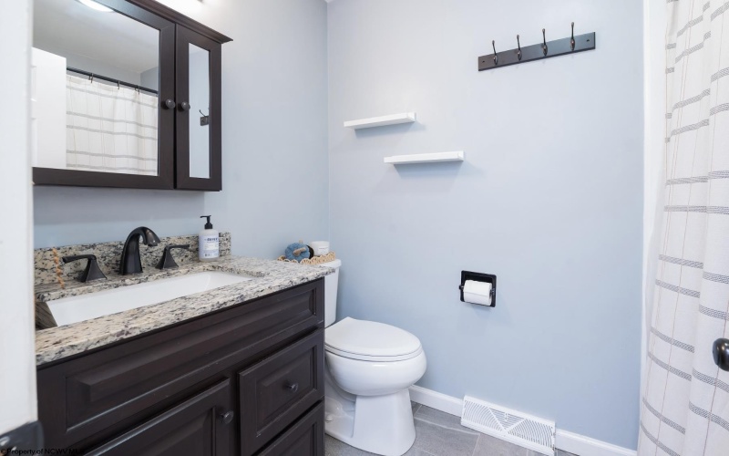 250 Del Dew Drive, Bridgeport, West Virginia 26330, 2 Bedrooms Bedrooms, 8 Rooms Rooms,2 BathroomsBathrooms,Single Family Detached,For Sale,Del Dew,10162529 250 Del Dew Drive, Bridgeport, West Virginia 26330, 2 Bedrooms Bedrooms, 8 Rooms Rooms,2 BathroomsBathrooms,Single Family Detached,For Sale,Del Dew,10162529