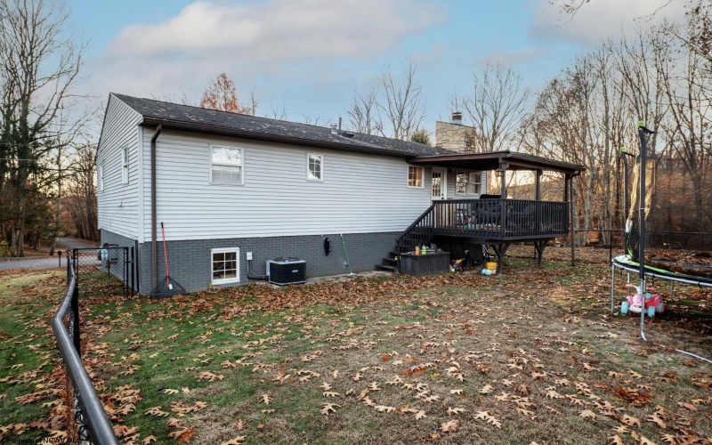 250 Del Dew Drive, Bridgeport, West Virginia 26330, 2 Bedrooms Bedrooms, 8 Rooms Rooms,2 BathroomsBathrooms,Single Family Detached,For Sale,Del Dew,10162529 250 Del Dew Drive, Bridgeport, West Virginia 26330, 2 Bedrooms Bedrooms, 8 Rooms Rooms,2 BathroomsBathrooms,Single Family Detached,For Sale,Del Dew,10162529