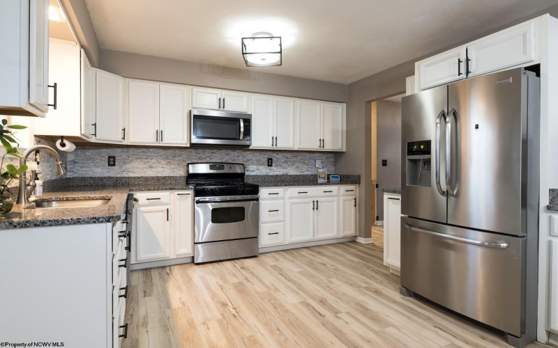 250 Del Dew Drive, Bridgeport, West Virginia 26330, 2 Bedrooms Bedrooms, 8 Rooms Rooms,2 BathroomsBathrooms,Single Family Detached,For Sale,Del Dew,10162529 250 Del Dew Drive, Bridgeport, West Virginia 26330, 2 Bedrooms Bedrooms, 8 Rooms Rooms,2 BathroomsBathrooms,Single Family Detached,For Sale,Del Dew,10162529