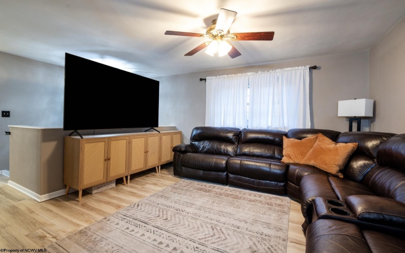 250 Del Dew Drive, Bridgeport, West Virginia 26330, 2 Bedrooms Bedrooms, 8 Rooms Rooms,2 BathroomsBathrooms,Single Family Detached,For Sale,Del Dew,10162529 250 Del Dew Drive, Bridgeport, West Virginia 26330, 2 Bedrooms Bedrooms, 8 Rooms Rooms,2 BathroomsBathrooms,Single Family Detached,For Sale,Del Dew,10162529