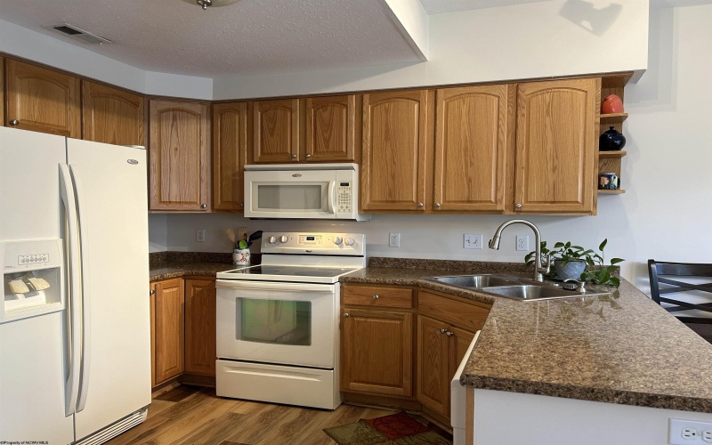 405 Cimarron Place, Morgantown, West Virginia 26508, 2 Bedrooms Bedrooms, 5 Rooms Rooms,2 BathroomsBathrooms,Single Family Attached,For Sale,Cimarron,10162538