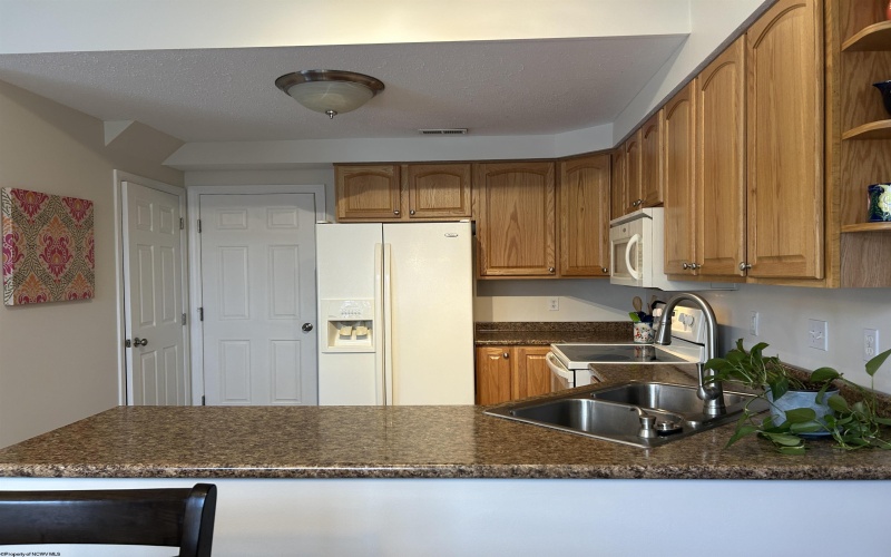 405 Cimarron Place, Morgantown, West Virginia 26508, 2 Bedrooms Bedrooms, 5 Rooms Rooms,2 BathroomsBathrooms,Single Family Attached,For Sale,Cimarron,10162538