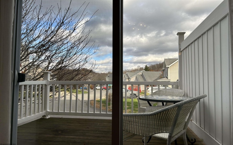 405 Cimarron Place, Morgantown, West Virginia 26508, 2 Bedrooms Bedrooms, 5 Rooms Rooms,2 BathroomsBathrooms,Single Family Attached,For Sale,Cimarron,10162538