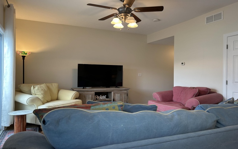 405 Cimarron Place, Morgantown, West Virginia 26508, 2 Bedrooms Bedrooms, 5 Rooms Rooms,2 BathroomsBathrooms,Single Family Attached,For Sale,Cimarron,10162538