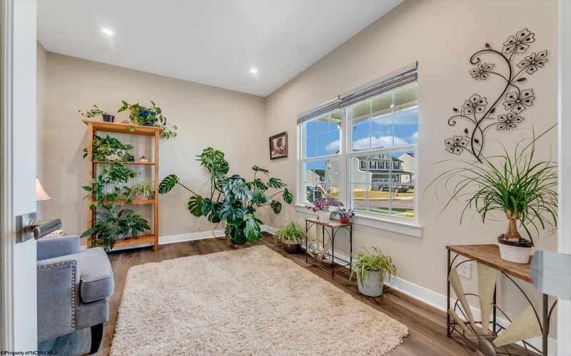 215 Falling Water Lane, Morgantown, West Virginia 26508, 4 Bedrooms Bedrooms, 10 Rooms Rooms,3 BathroomsBathrooms,Single Family Detached,For Sale,Falling Water,10162541