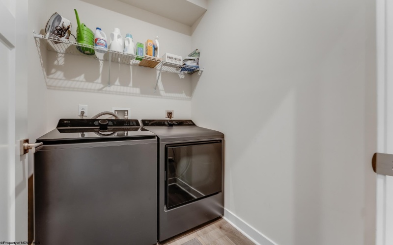 215 Falling Water Lane, Morgantown, West Virginia 26508, 4 Bedrooms Bedrooms, 10 Rooms Rooms,3 BathroomsBathrooms,Single Family Detached,For Sale,Falling Water,10162541