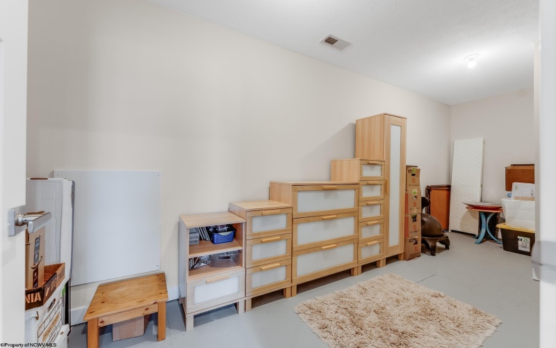 215 Falling Water Lane, Morgantown, West Virginia 26508, 4 Bedrooms Bedrooms, 10 Rooms Rooms,3 BathroomsBathrooms,Single Family Detached,For Sale,Falling Water,10162541