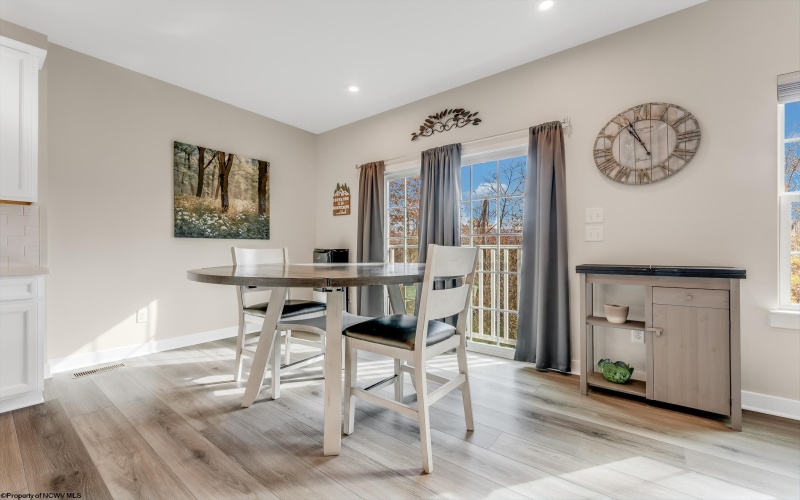 215 Falling Water Lane, Morgantown, West Virginia 26508, 4 Bedrooms Bedrooms, 10 Rooms Rooms,3 BathroomsBathrooms,Single Family Detached,For Sale,Falling Water,10162541