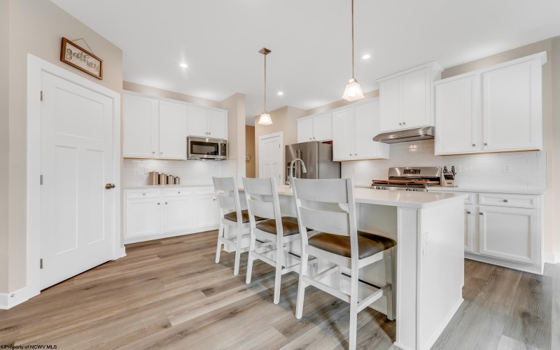 215 Falling Water Lane, Morgantown, West Virginia 26508, 4 Bedrooms Bedrooms, 10 Rooms Rooms,3 BathroomsBathrooms,Single Family Detached,For Sale,Falling Water,10162541