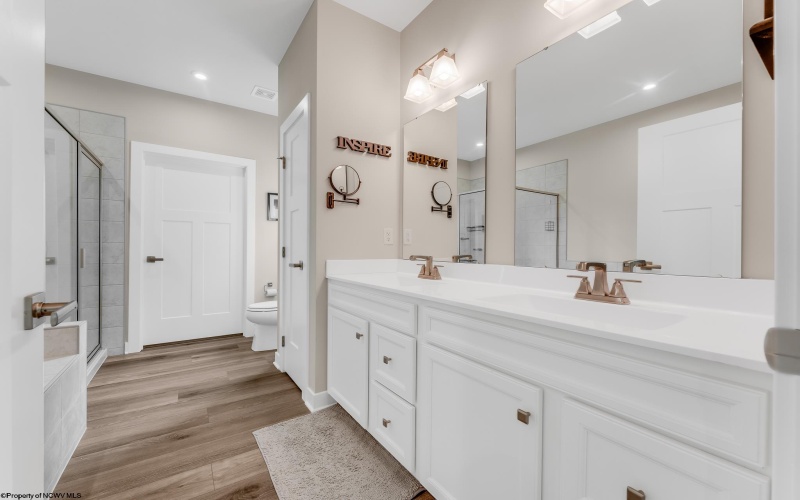 215 Falling Water Lane, Morgantown, West Virginia 26508, 4 Bedrooms Bedrooms, 10 Rooms Rooms,3 BathroomsBathrooms,Single Family Detached,For Sale,Falling Water,10162541