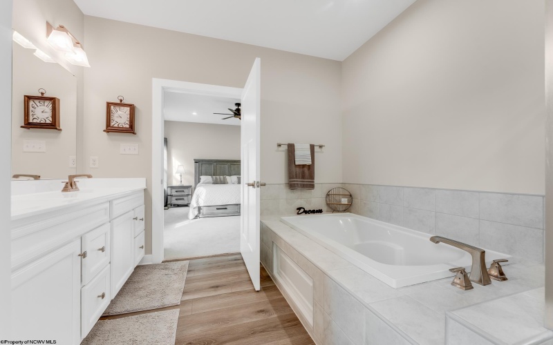 215 Falling Water Lane, Morgantown, West Virginia 26508, 4 Bedrooms Bedrooms, 10 Rooms Rooms,3 BathroomsBathrooms,Single Family Detached,For Sale,Falling Water,10162541